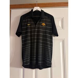 Men’s Nike, Iowa Hawkeyes polo size medium